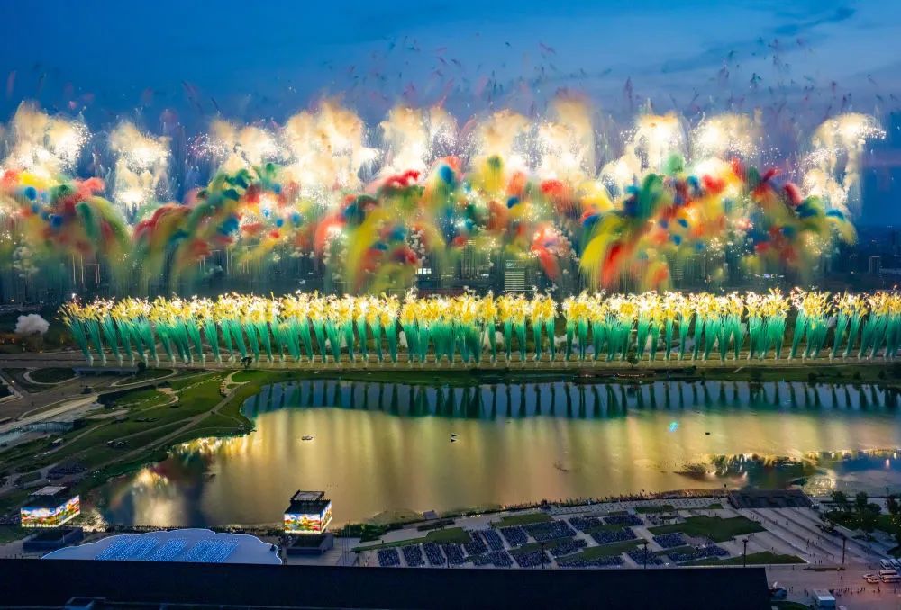 全球瞩目 | 泰山体育助力成都世运会盛大开幕！